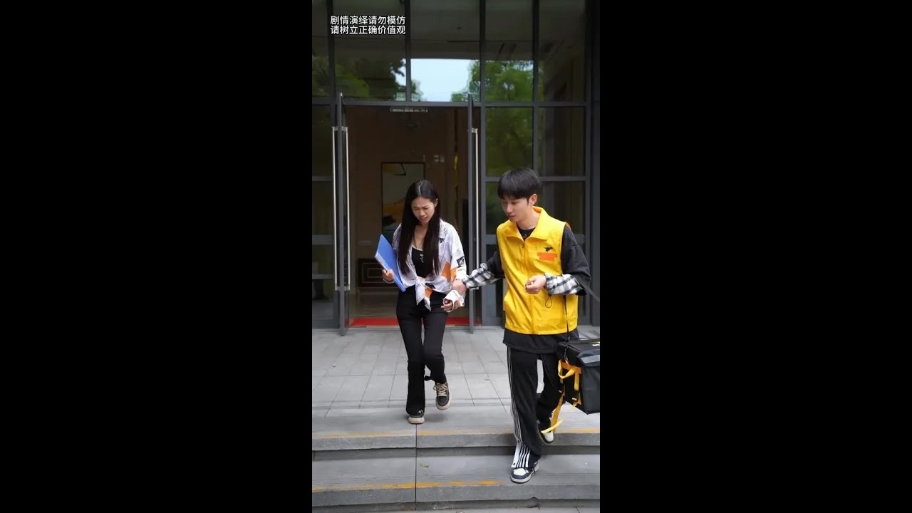 曾经供女友上大学，现在却被抛弃#剧情 #爱情