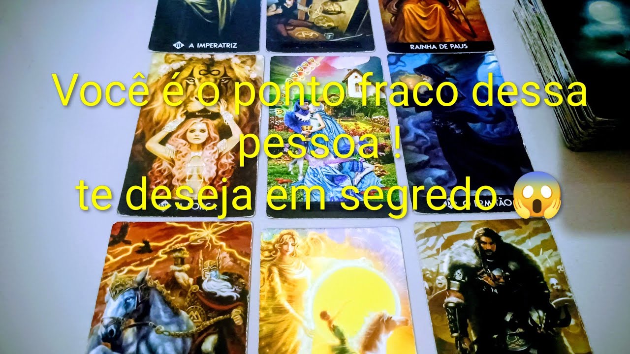 PEIXES ♓ Você é o ponto fraco dessa pessoa .,te deseja e planeja tudo em segredo 