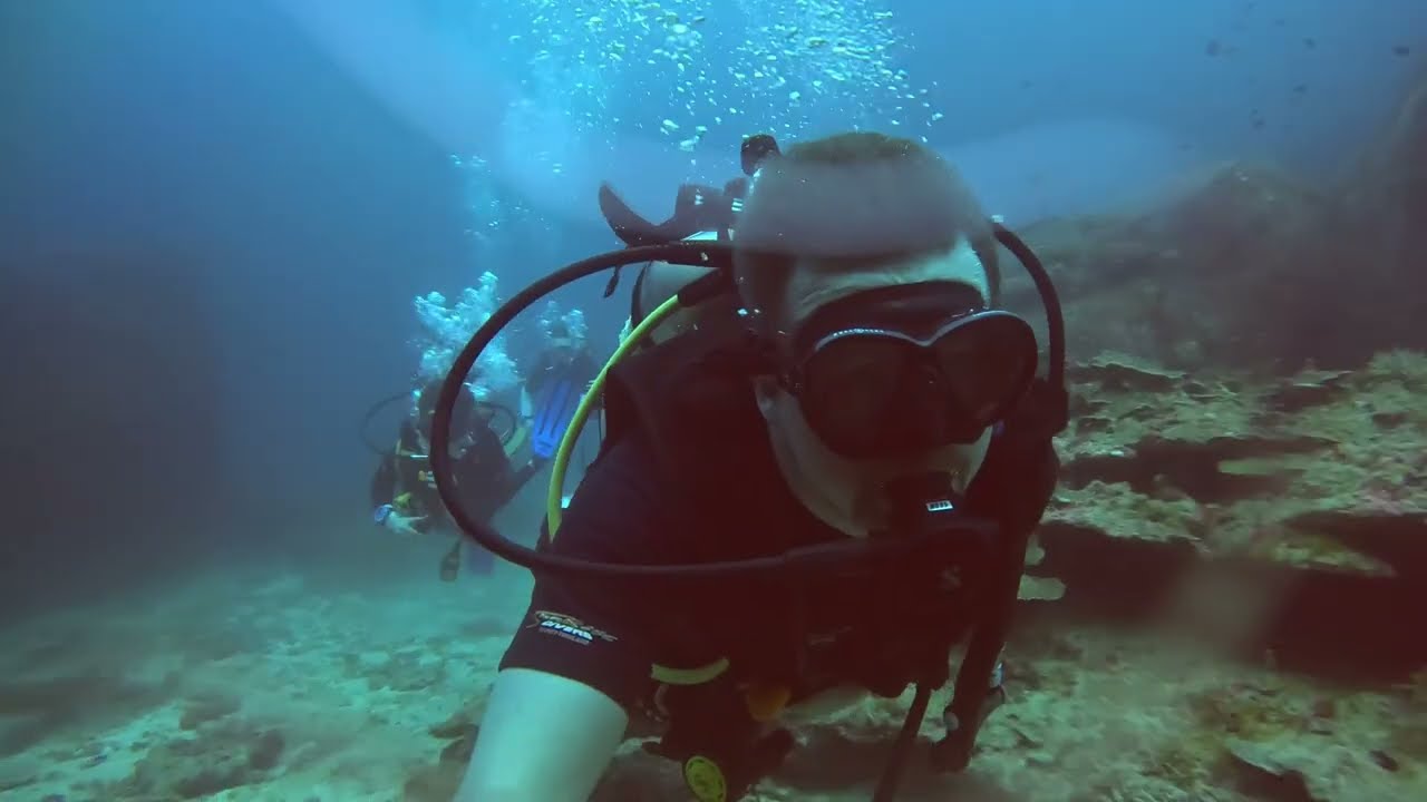 Breakfast Bay - Similan Islands, Thailand 21.04.2024