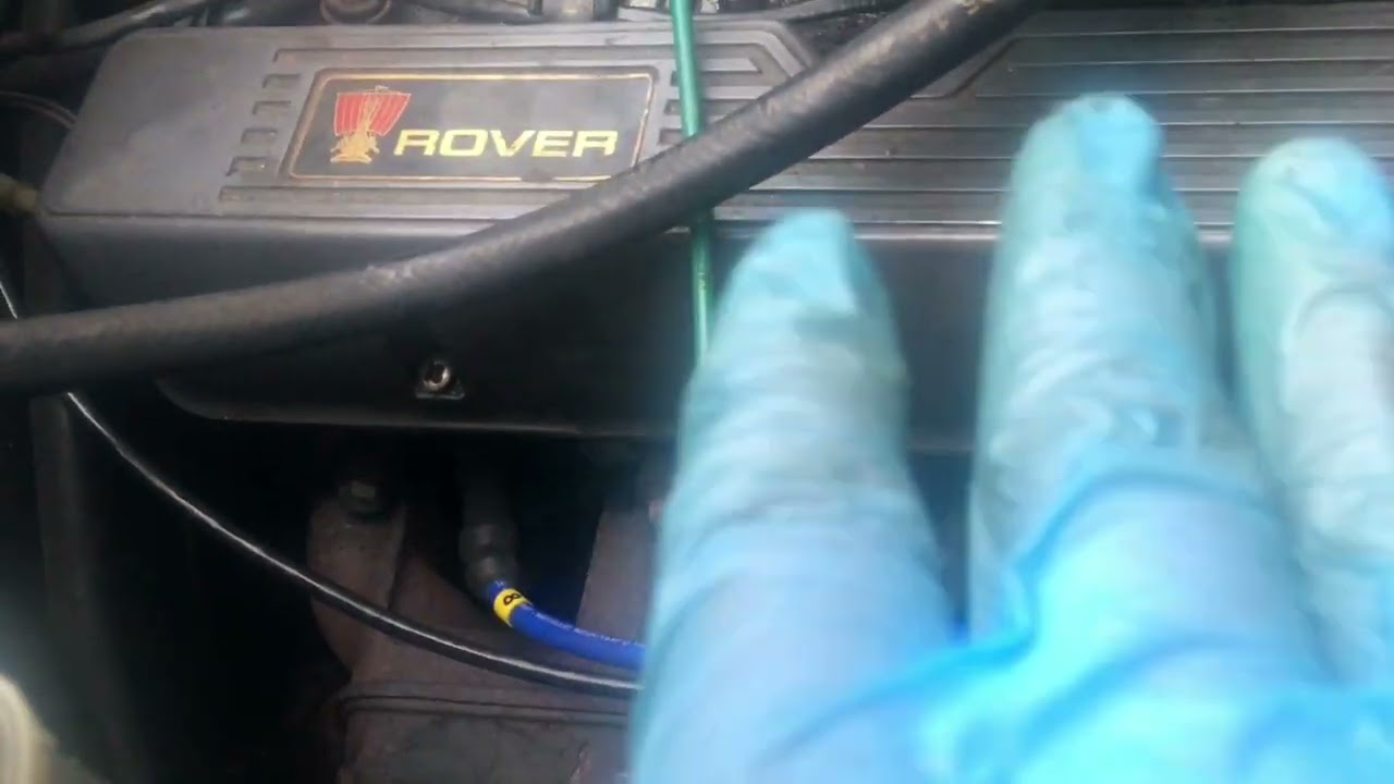 Replacing a rocker cover gasket on a Rover SD1