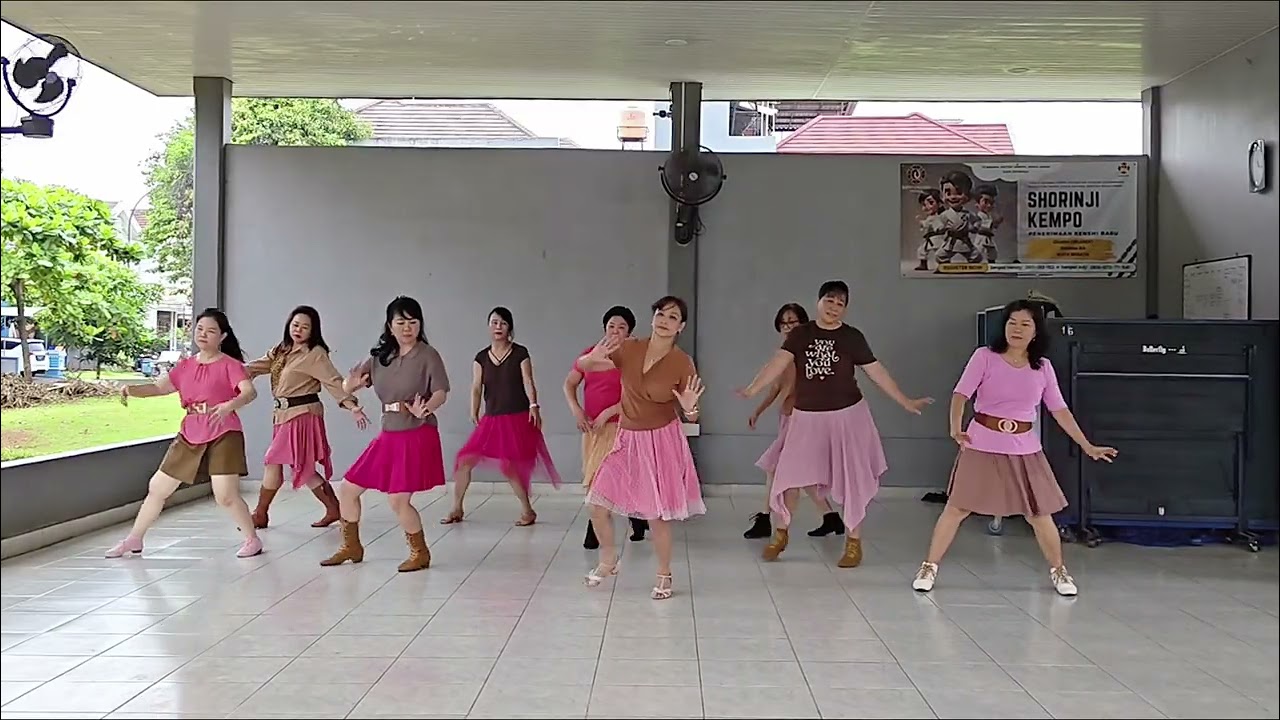 Bigger Houses Line Dance Choreo By Helen Parkyn (UK)