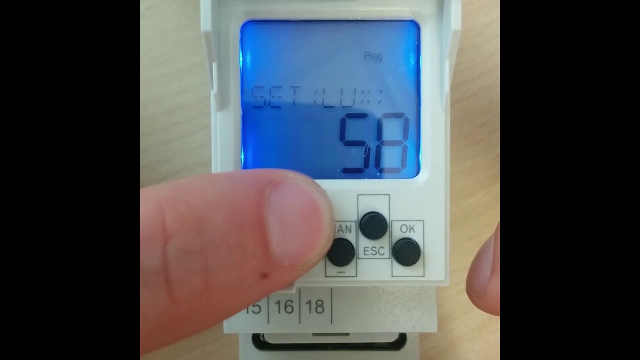How to program the SOU-2 twilight switch with digital time switch