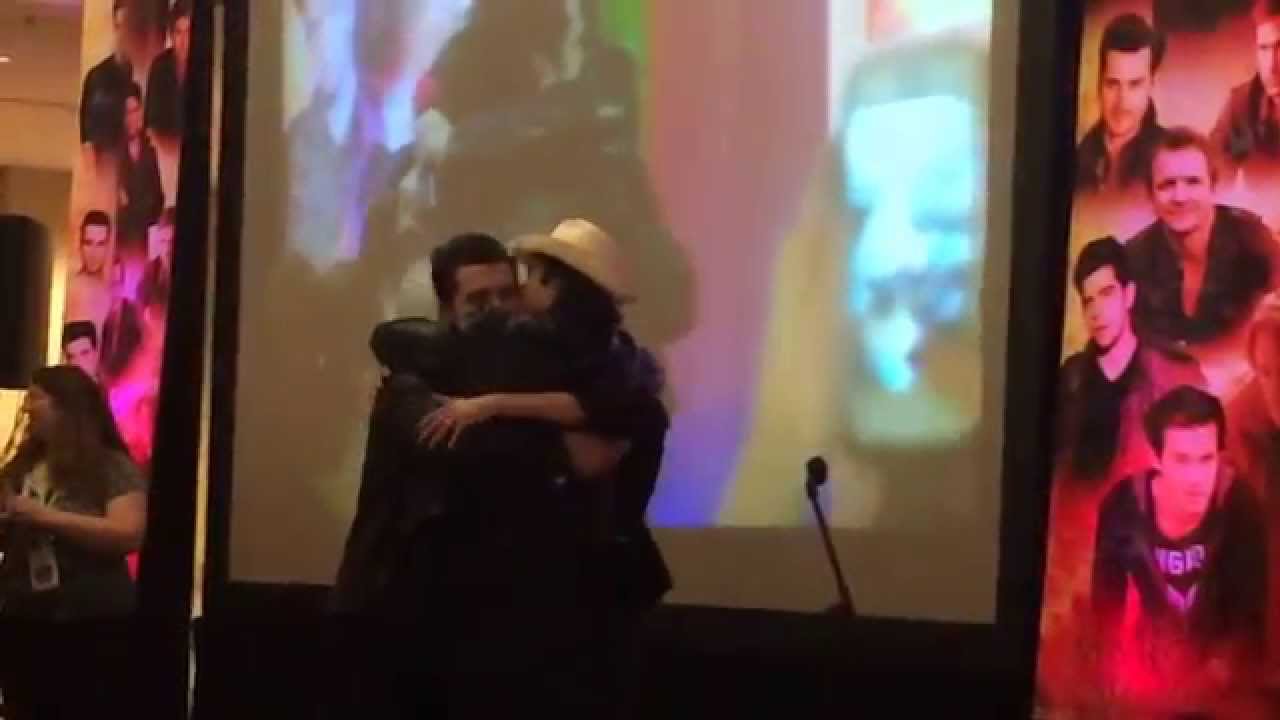 Ian Somerhalder & Nikki Reed being cute! 