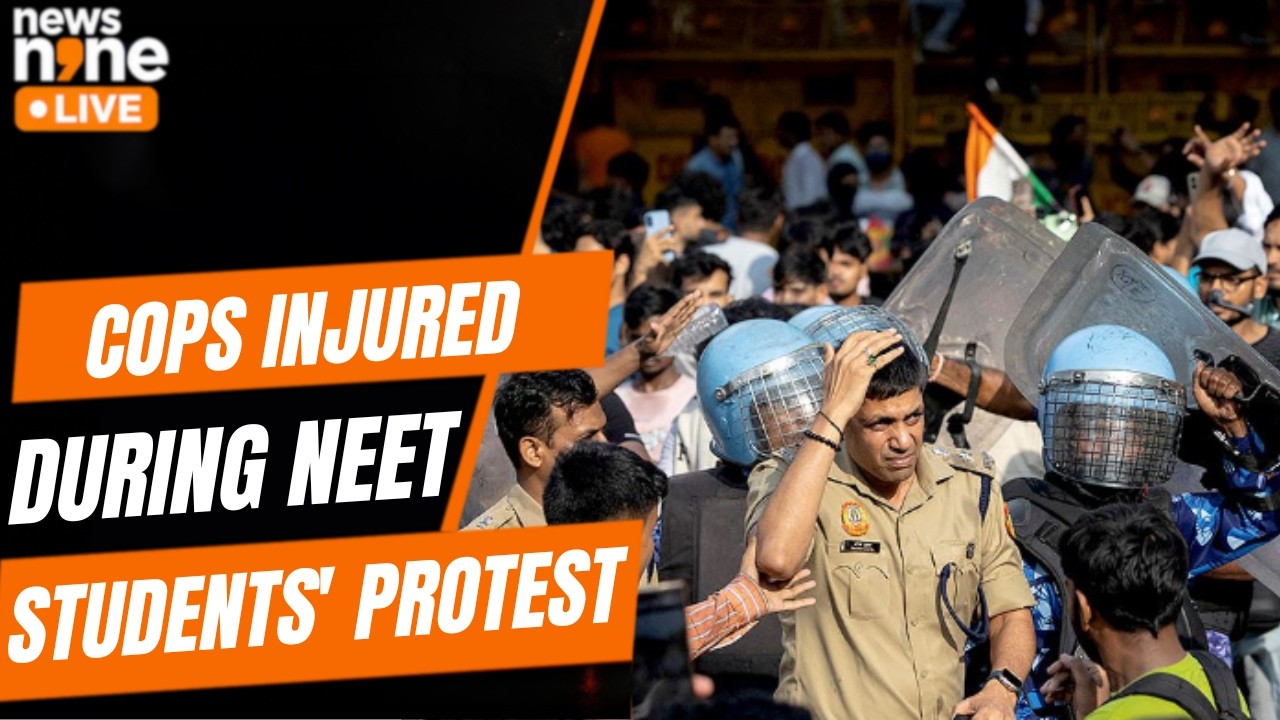 Police Injured in Jantar Mantar Protest Clash | Stone Pelting Leaves Officers Hurt | News9