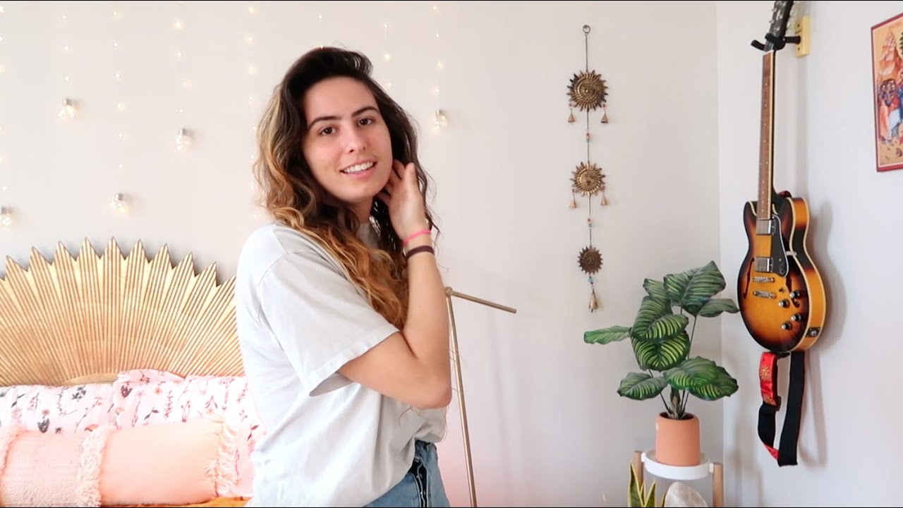 a real room tour... (featuring amy)