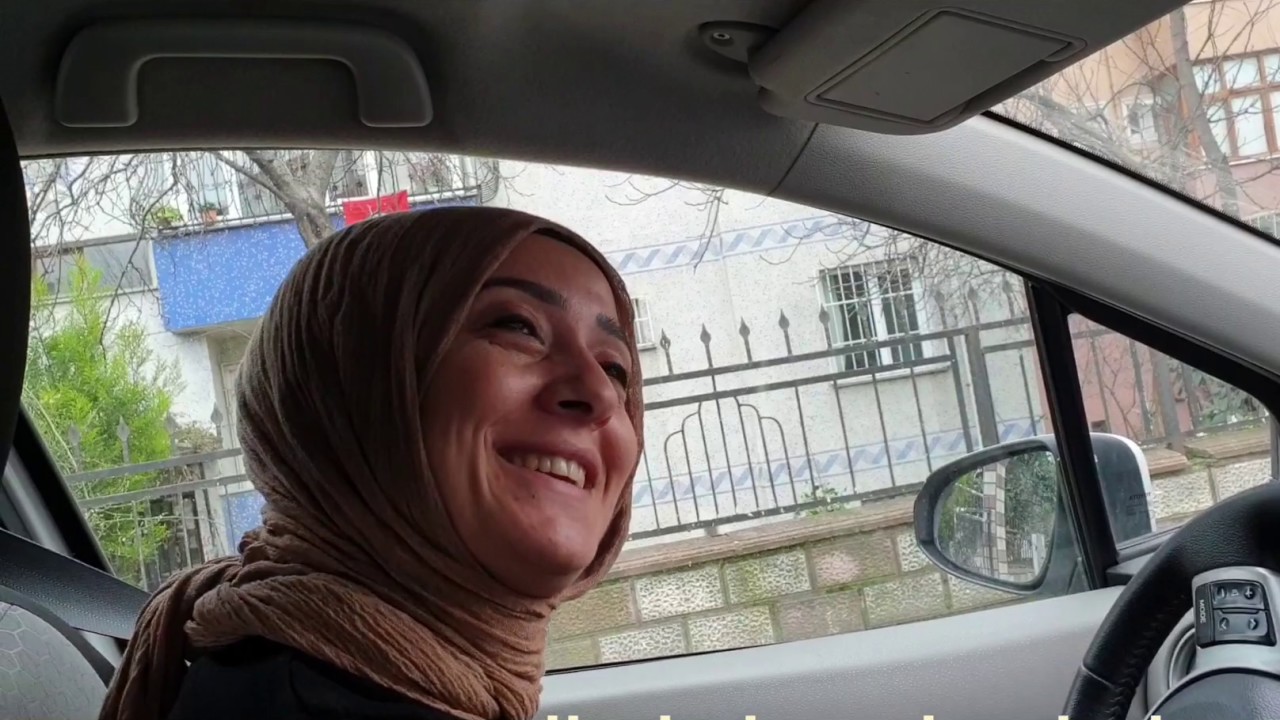 Arabaya geri gederken yön vermenin doğaçlama anlatımı