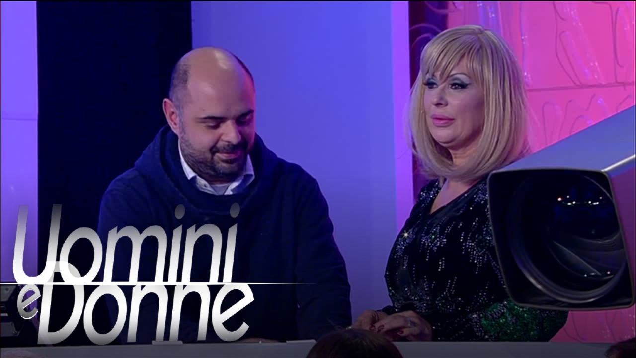 Uomini e Donne, Trono Over - Tina e il complotto del microfono
