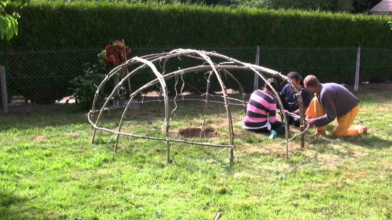 zweethut bouwen in Normandi&euml;.avi