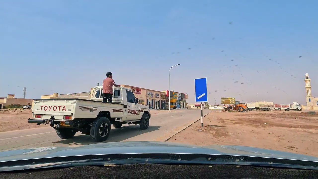 رحلة عبر الطريق من الأشخرة الى العامرات