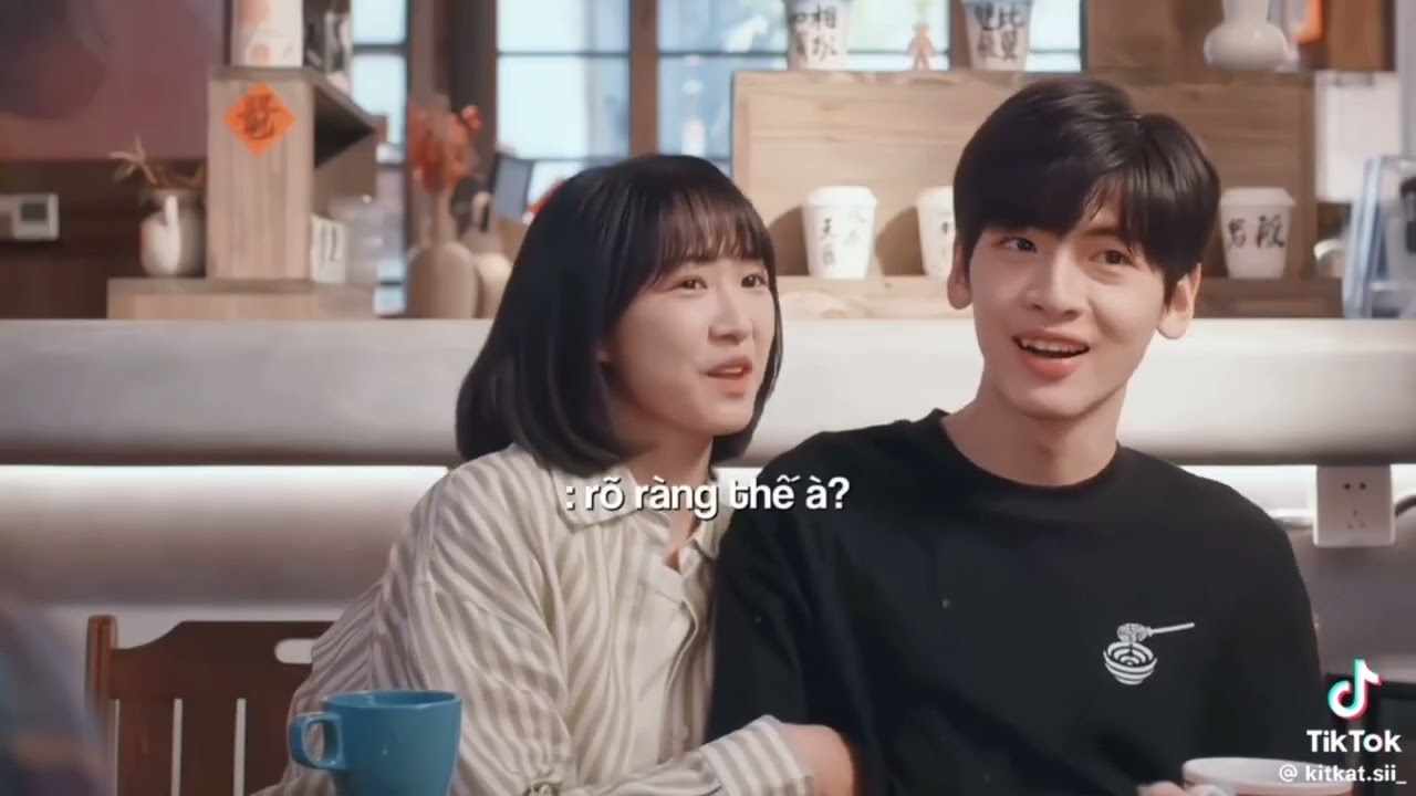 Tổng hợp tiktok Dưới tán cây có ngôi nhà mái đỏ