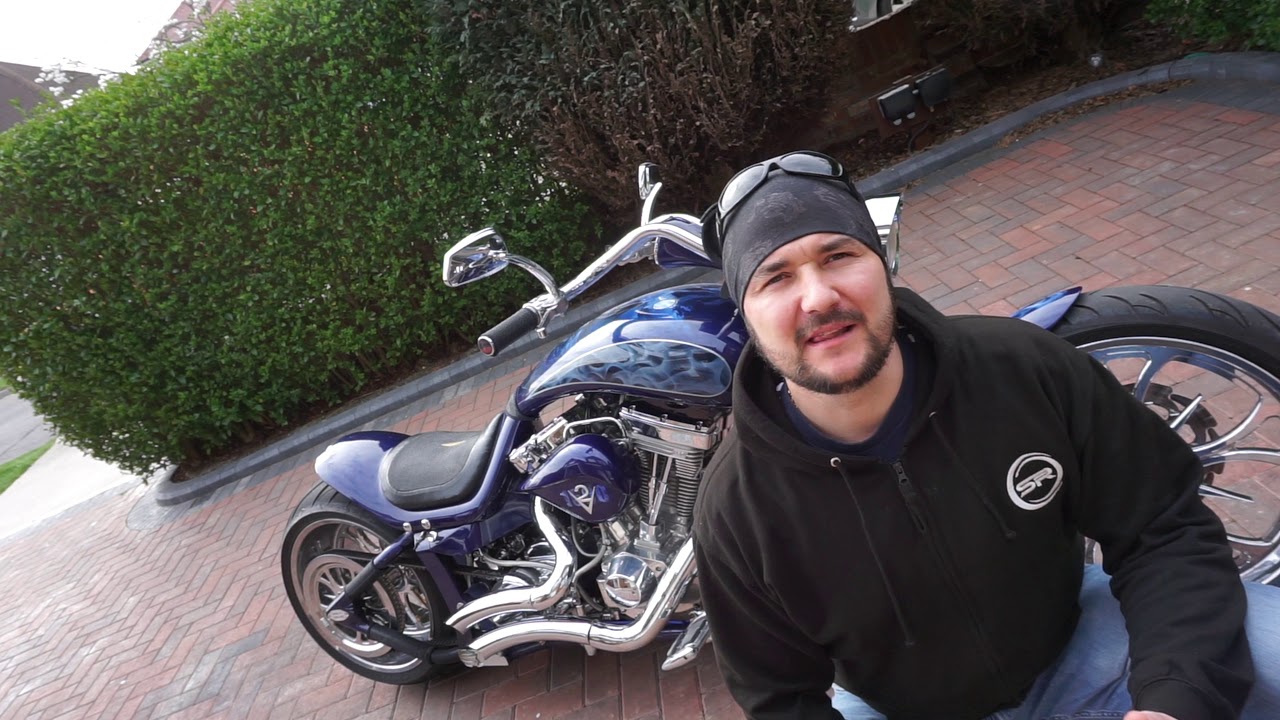 How to cold start the custom chopper / motorbike easy and safe.