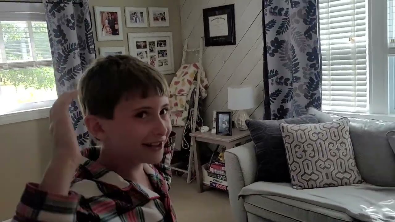 12 year old explains a Tim Robinson skit ( part 3)