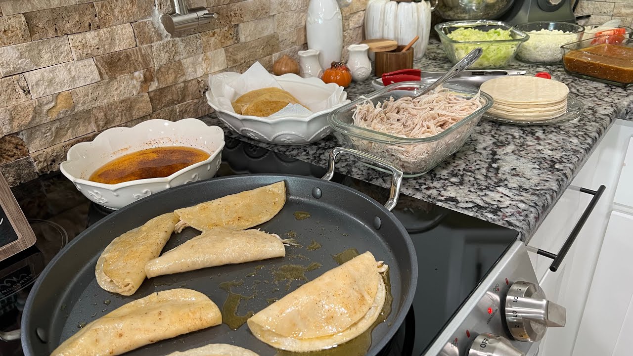 Con este chile quedarán riquísimos estos tacos doblados de pollo