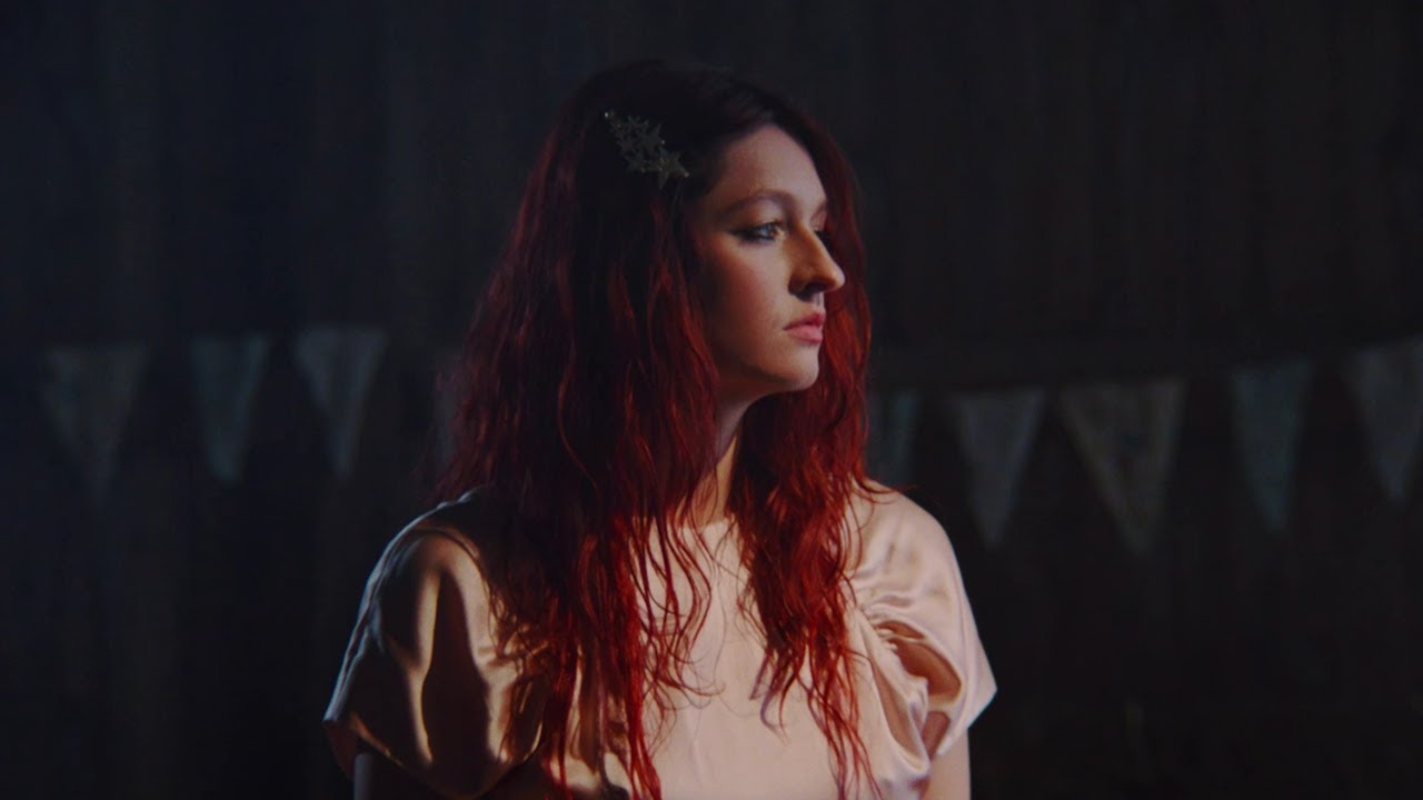 Lou-Adriane Cassidy - Cours, Cora, cours [version officielle avec paroles]