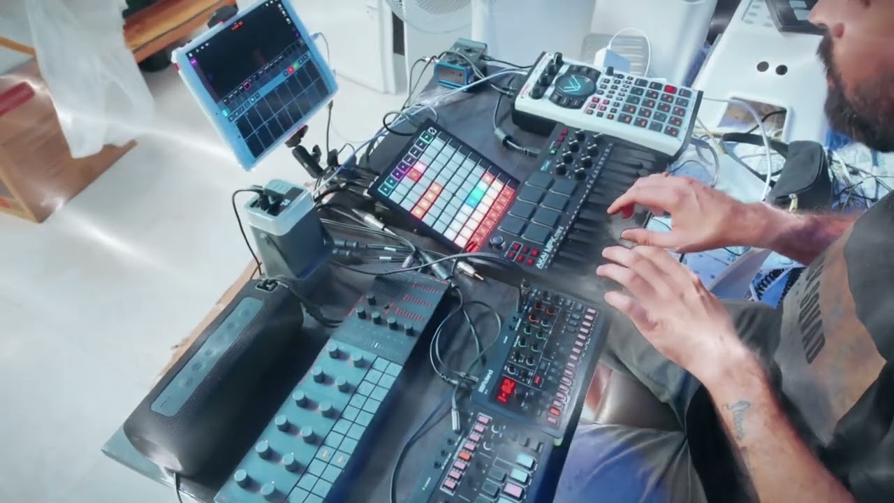 Morning jam on baby synths setup