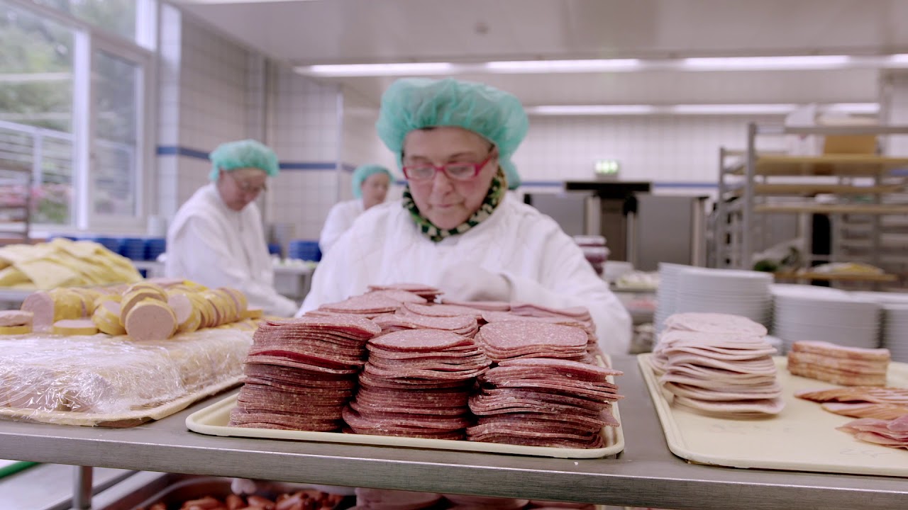 Helios Kliniken Schwerin: Wie kommt das Essen zum Patienten?