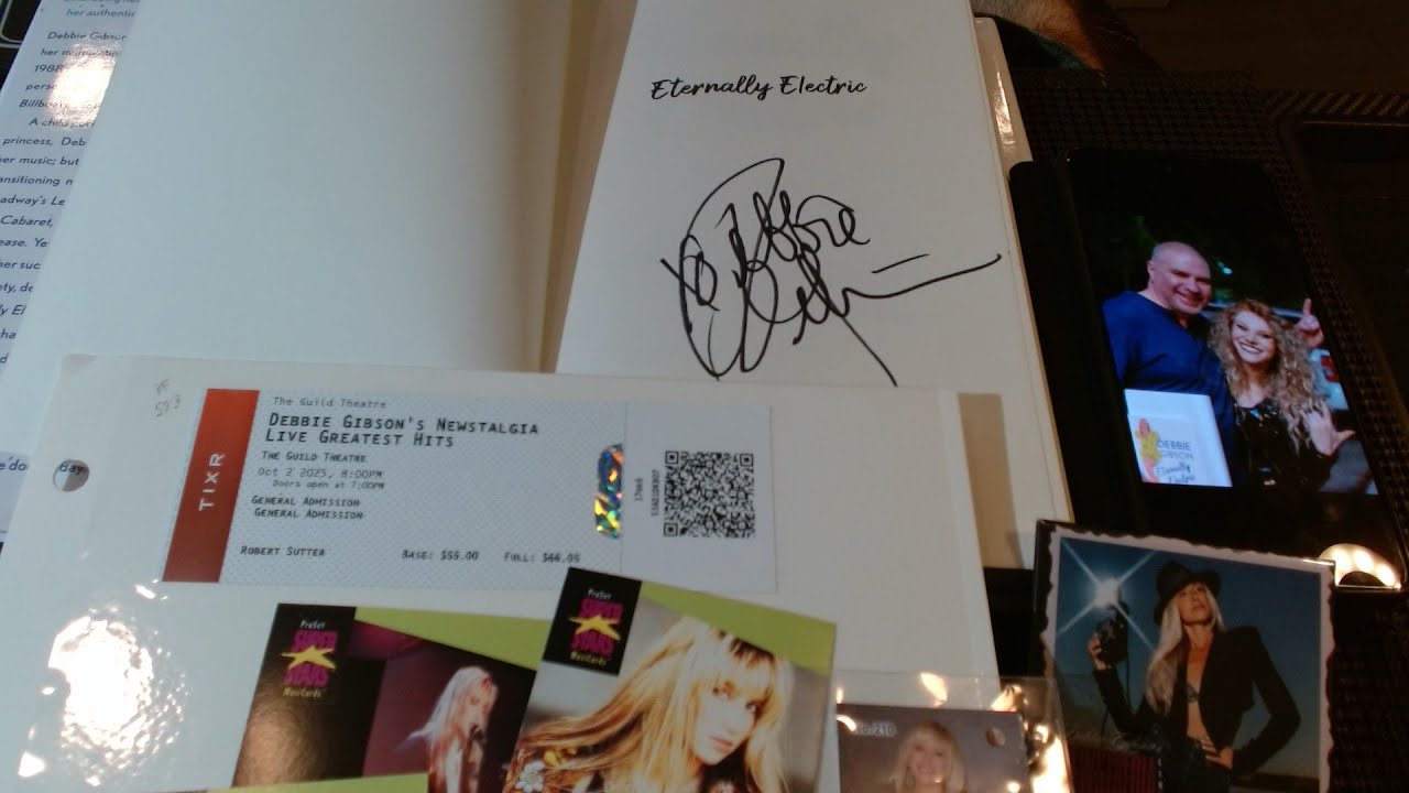 Debbie Gibson concert review Collectables from 10-2-25 show in Menlo Park, + met Ariel Bellvalaire!
