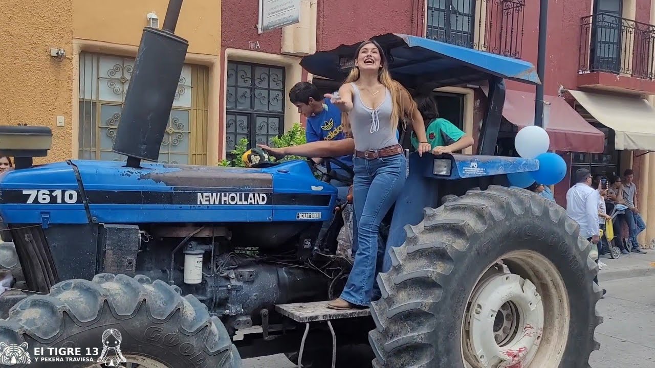 El desfile de los tractores #1 🐅