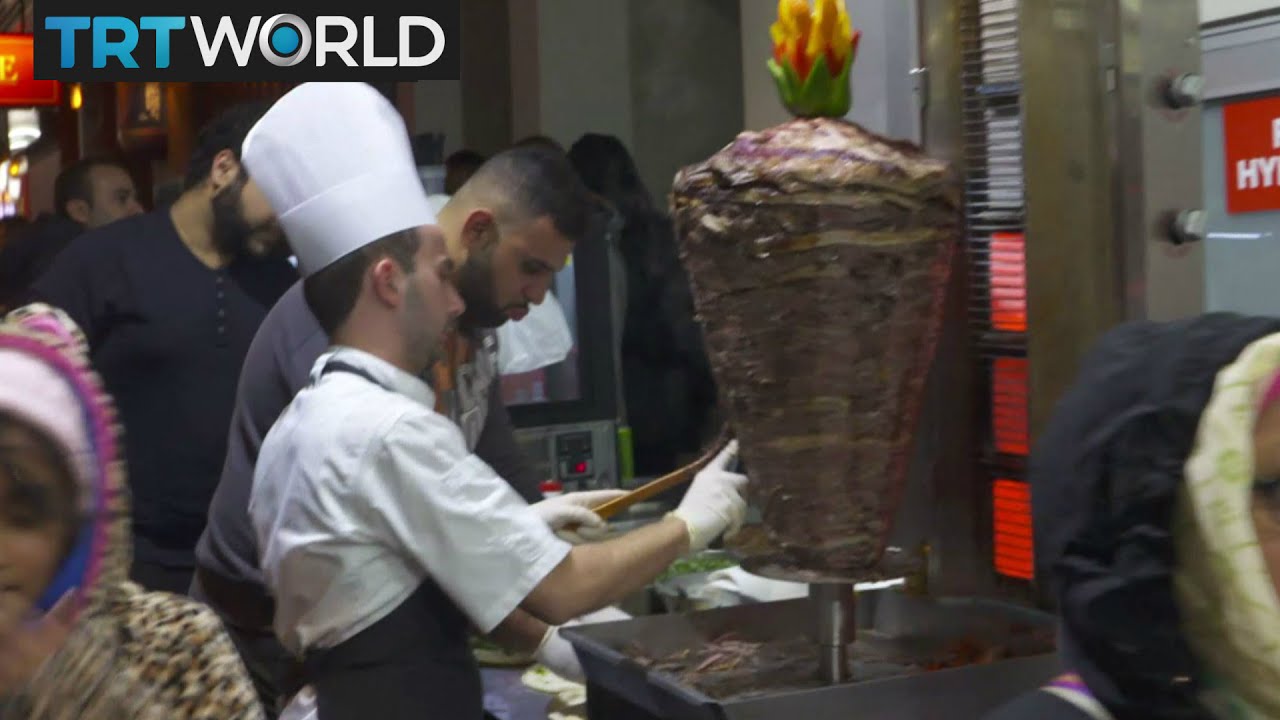 Ramadan 2017: Thousands break their fast in Haldon Street