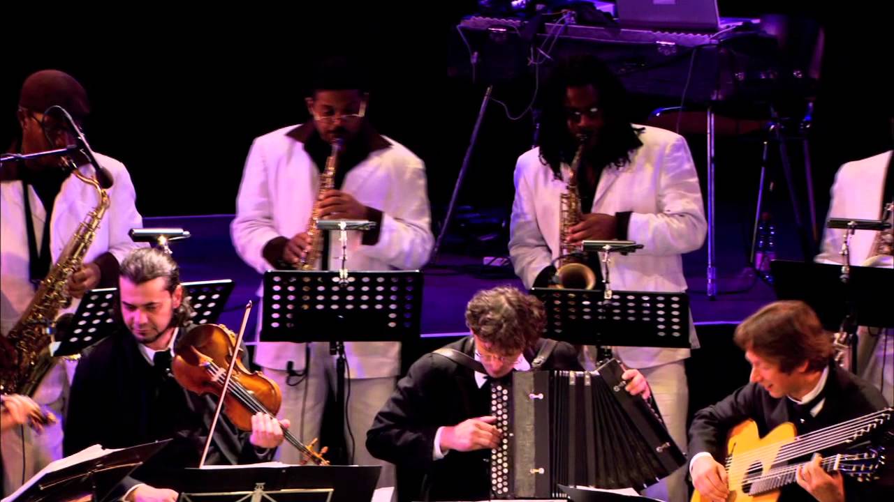 Neue Wiener Concert Schrammeln & Magic Sax Quartet de Santiago de Cuba - 