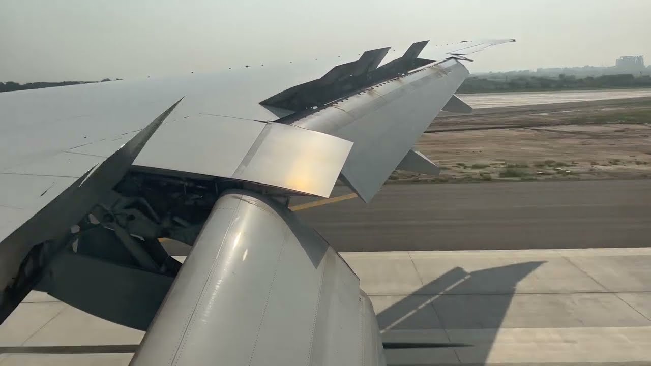 Saudi Arabian Airlines Economy Class Experience | Flight SV734 From Jeddah to Lahore