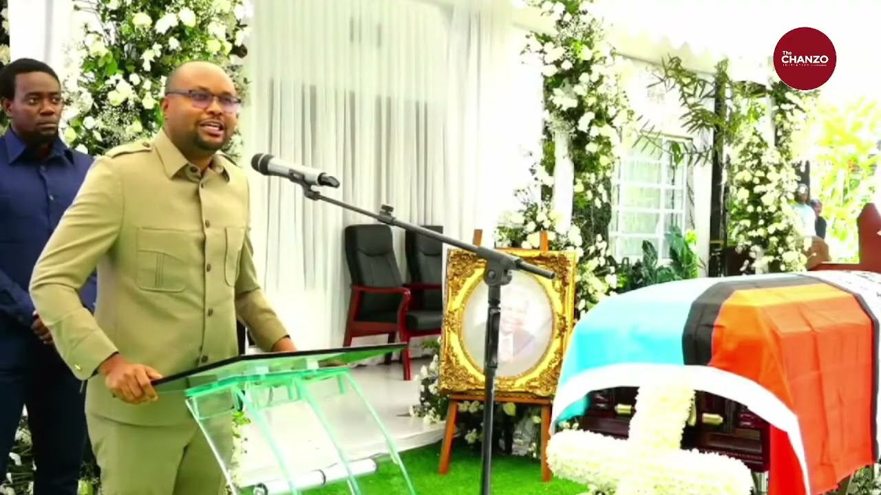 John Mnyika Aeleza Namna Mzee Mtei Alivyogoma Alama ya Vidole Isiondolewe Kwenye Bendera ya CHADEMA