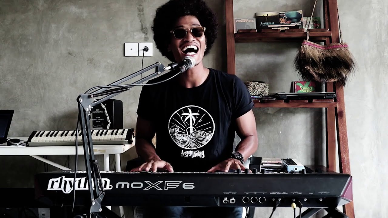 Harus Dari Sini - Ray D Sky - ( Live Cover by IWANOUZ )