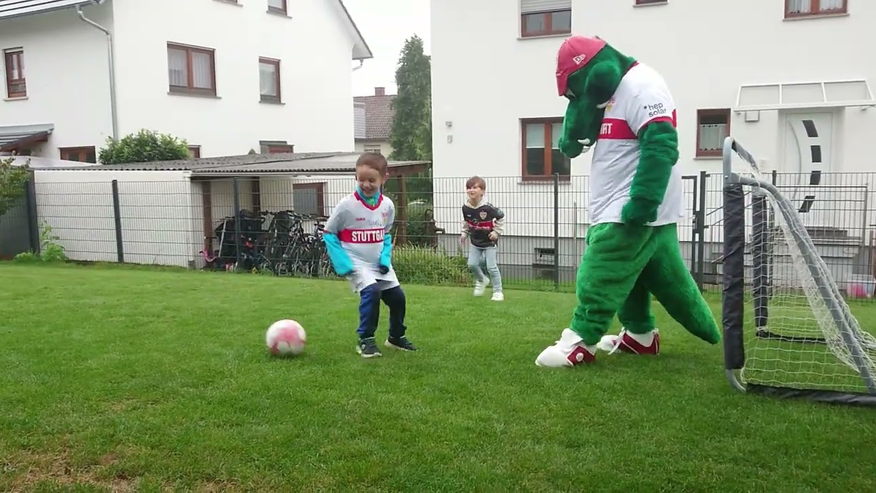 Maskottchen Fritzle vom VfB Stuttgart hat uns Besucht. 🤪 (2)