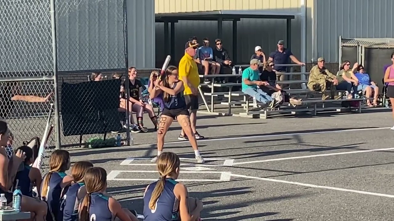 Bella&rsquo;s bat - 2023 Cabbage Ball Playoffs
