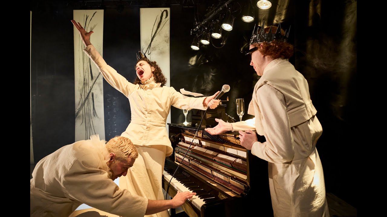 Le roi, la reine et le bouffon | Clémence Coullon