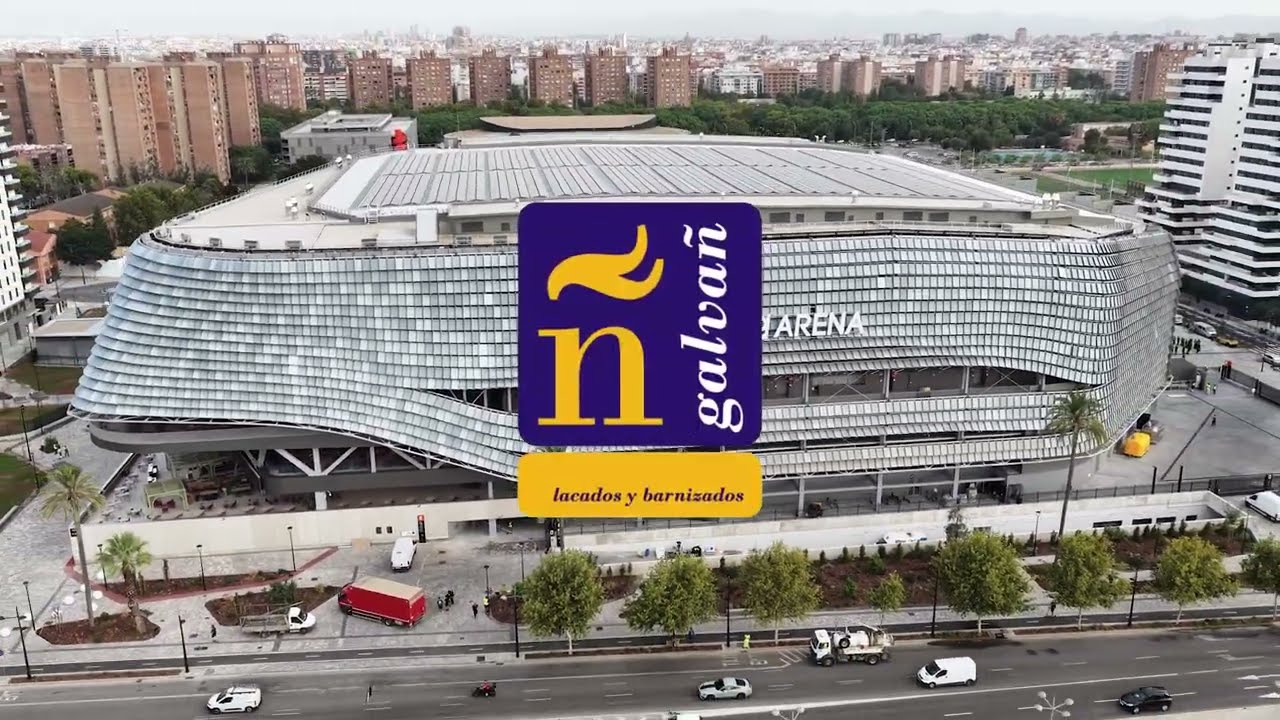 Limpieza con Drones Galvañ de la fachada del Roig Arena en Valencia