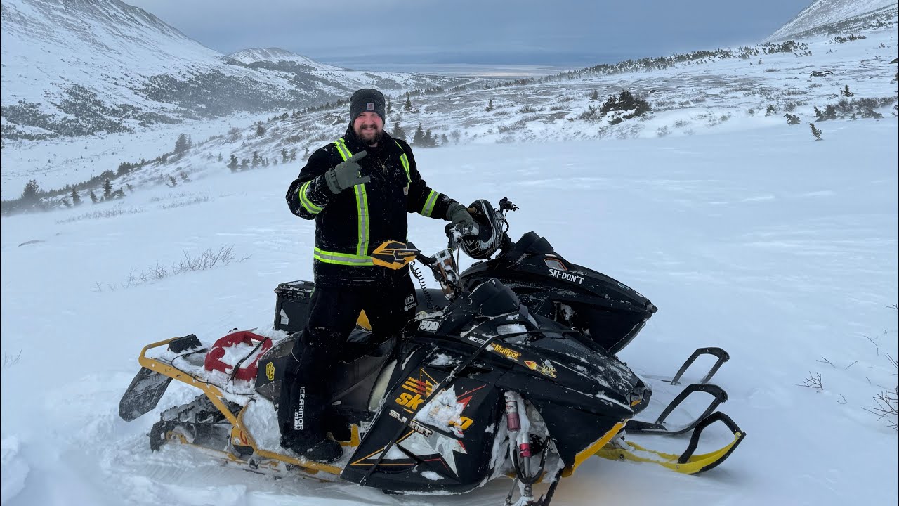 Beginners Backcountry Snowmobile in Alaska (Getting Stuck and Falling Off)