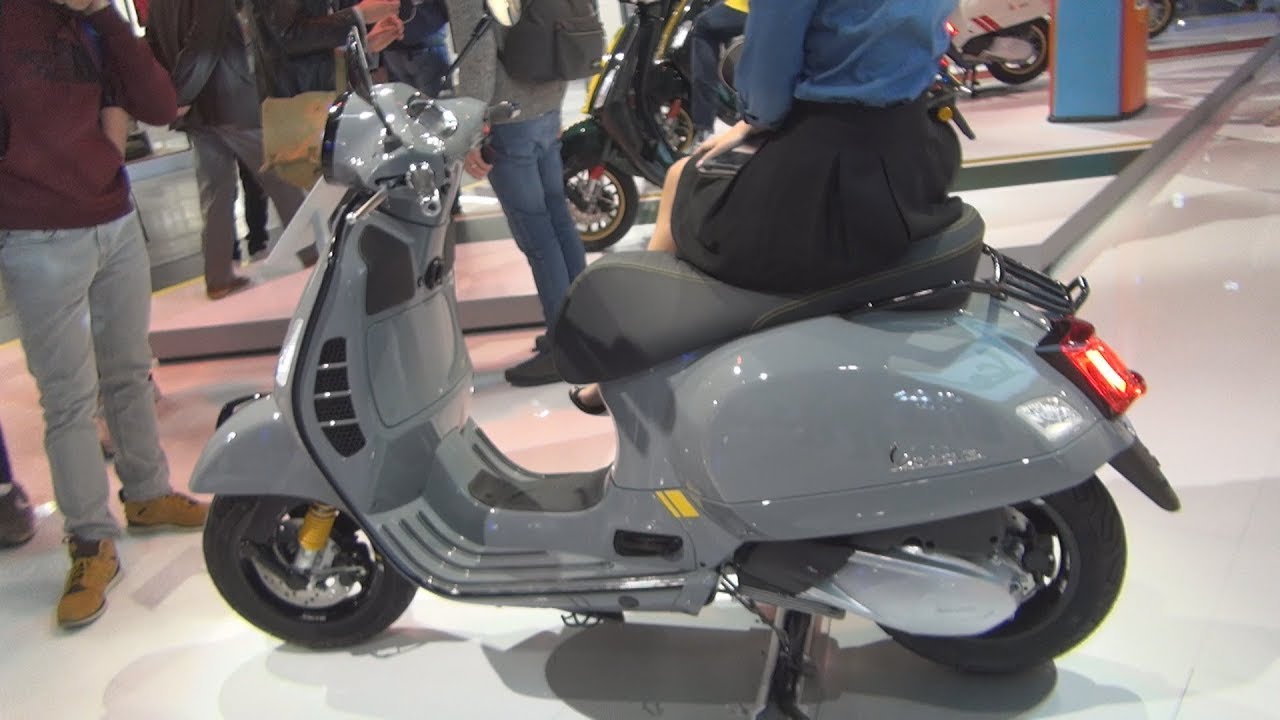 Piaggio Vespa GTS Super 300 hpe ABS - ASR Grigio Materia (2020) Exterior and Interior