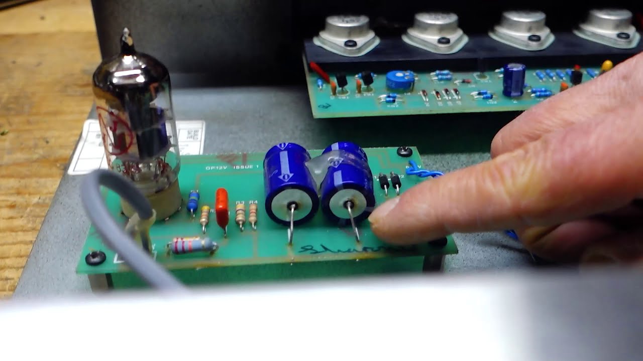 Fixing Tony Levin's old TRACE ELLIOT 1225V Bass Amp - Amp Refurb by Will Wells