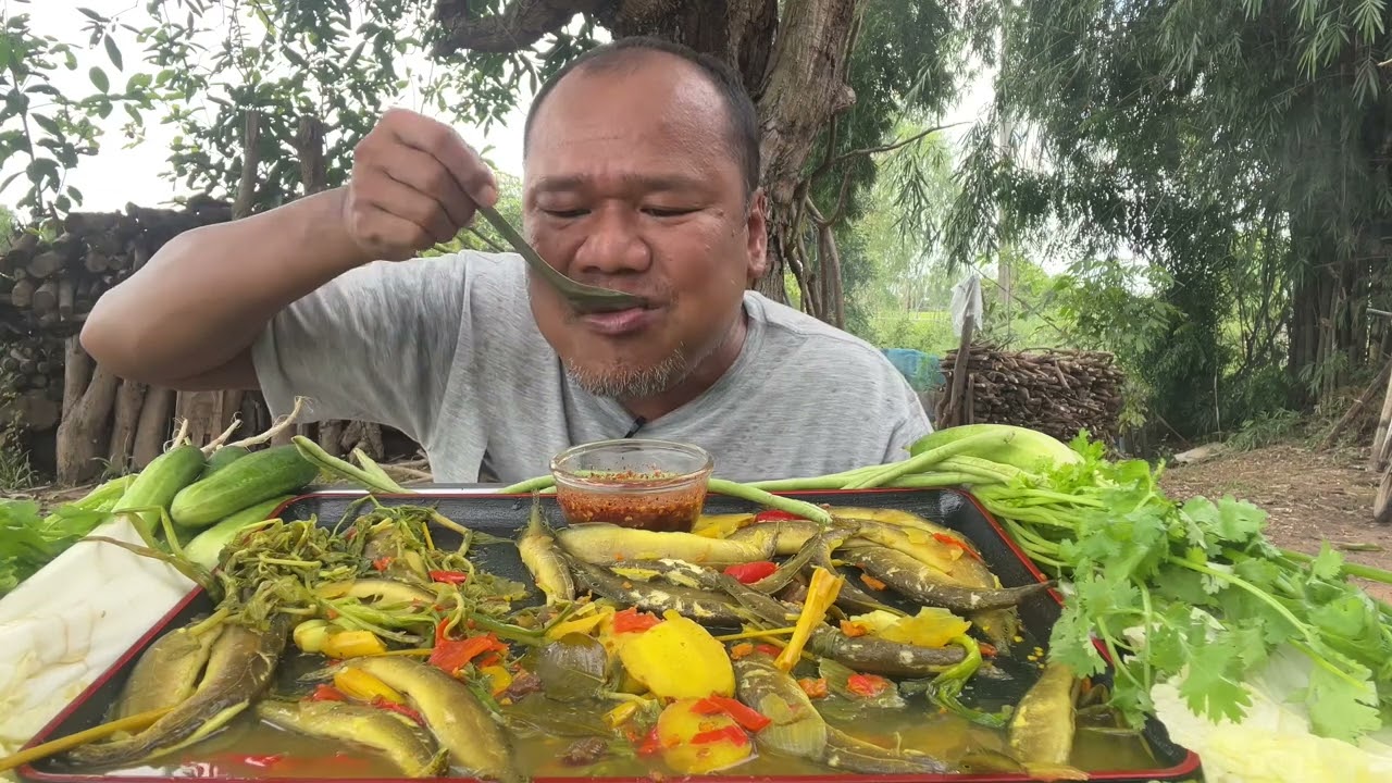 ต้มปลาหลดใส่ผักขะแยง กินคำละโตอยู่ท่งนาคือเก่าครับ | อิแอบแซบ