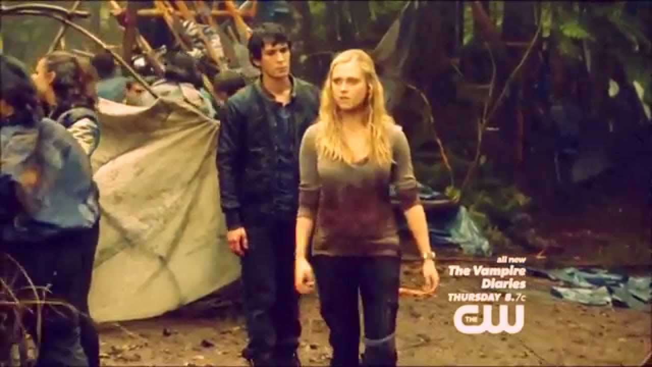 Bellarke - When he looks at her