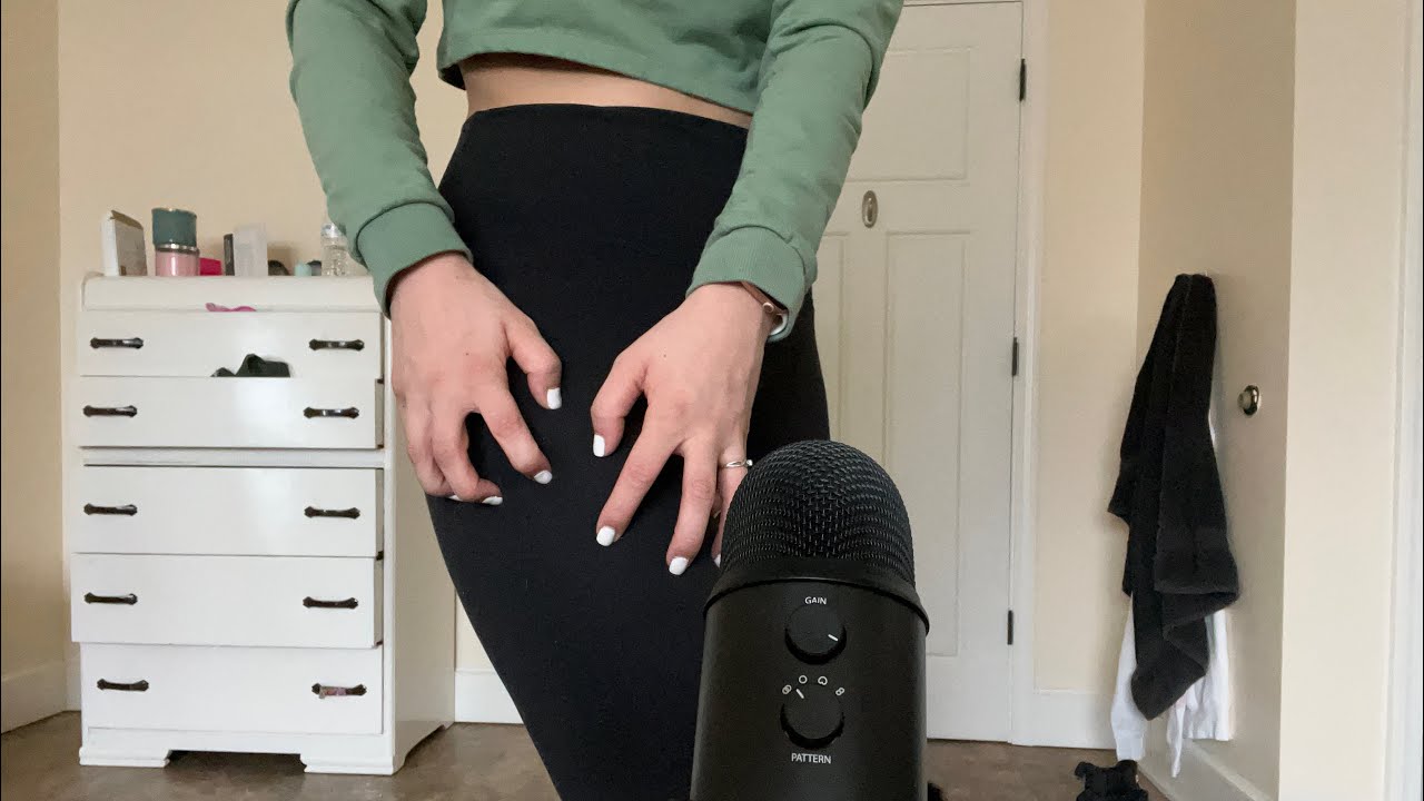 ASMR| LEGGING SCRATCHING/TAPPING