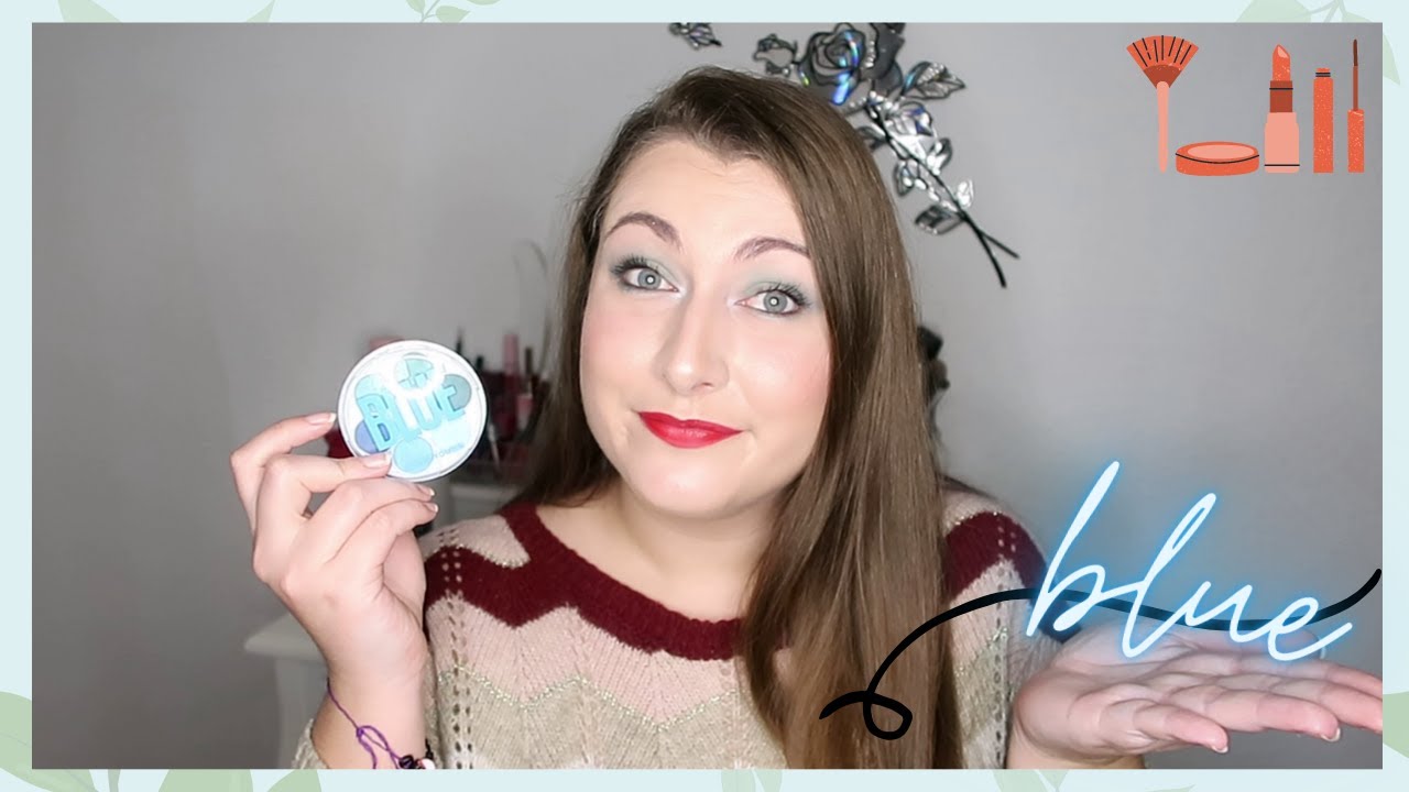 Look azul con paleta de Wild&Young