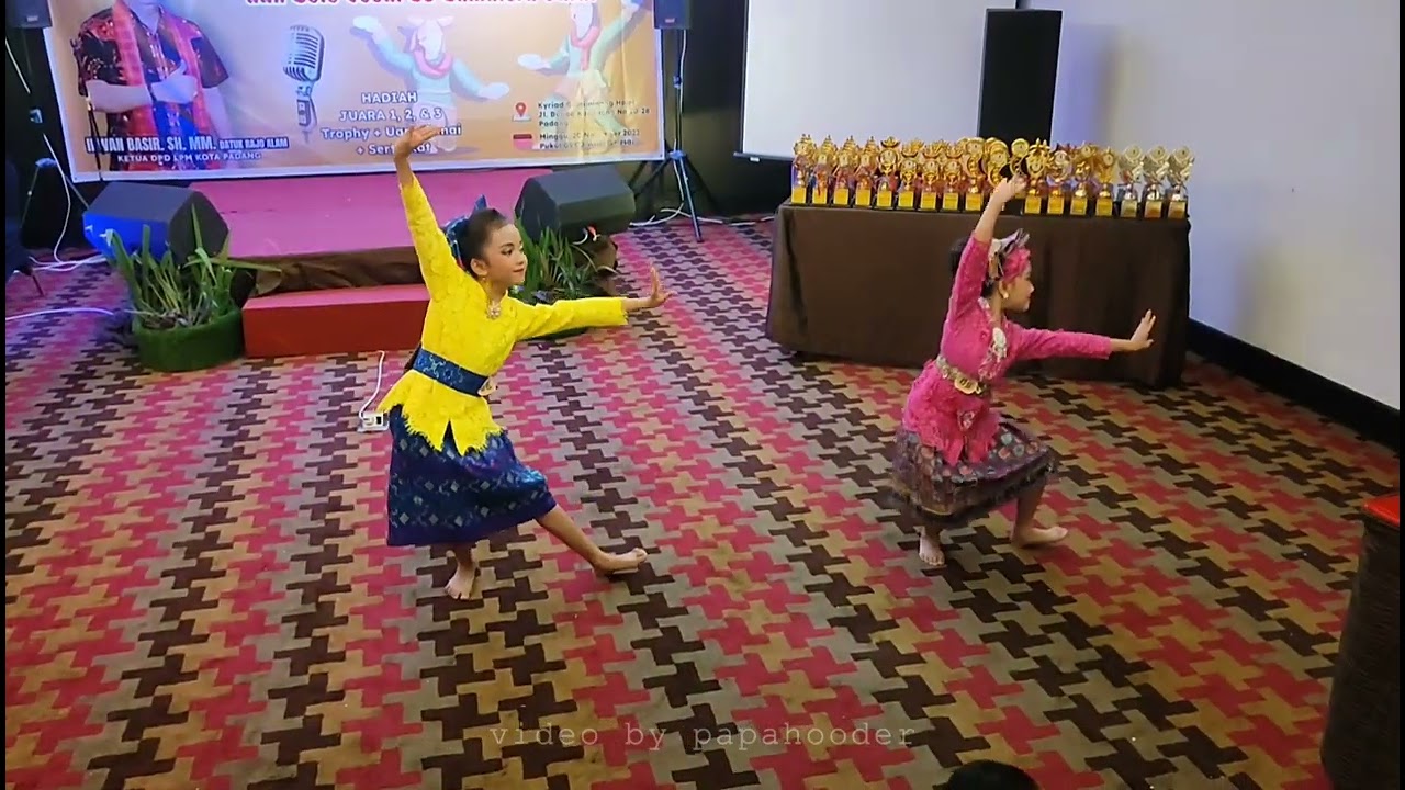 Tari Panen - Live Performance by Aisyaramei Putri Hooderiana Battle.