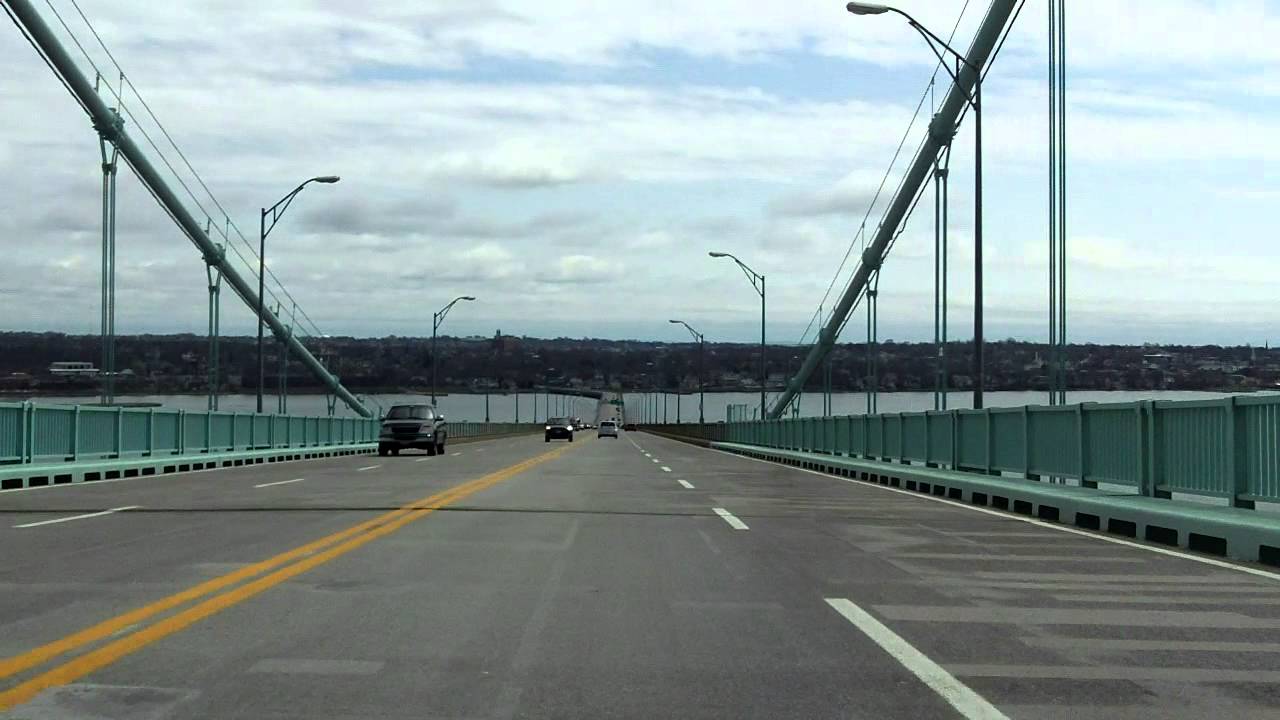 Newport (Claiborne Pell) Bridge eastbound