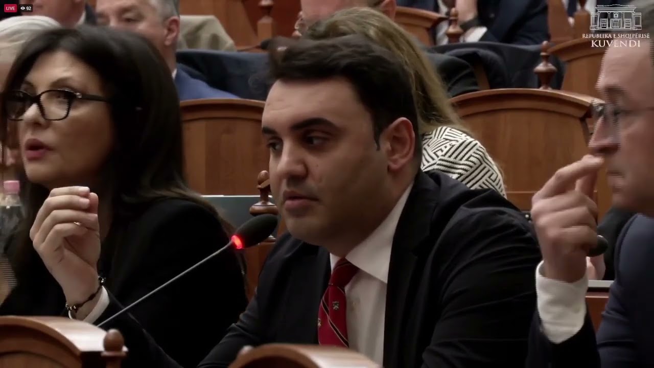 Top Channel/ Këlliçi-Peleshit: Na lini të flasim. Kryeparlamentari: Veç deputetët e PD kanë folur