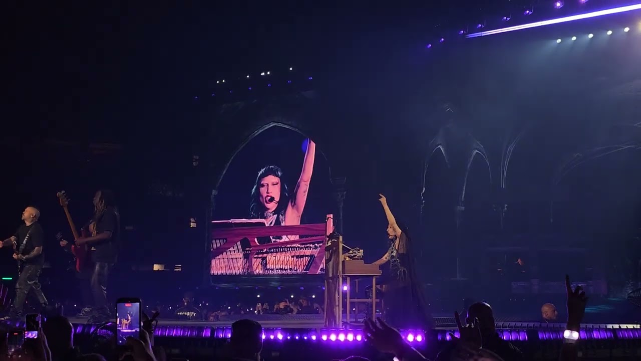 1000 Doves  (Live) - Lady Gaga (Mayhem Ball Tour Melbourne 06/12/2025)