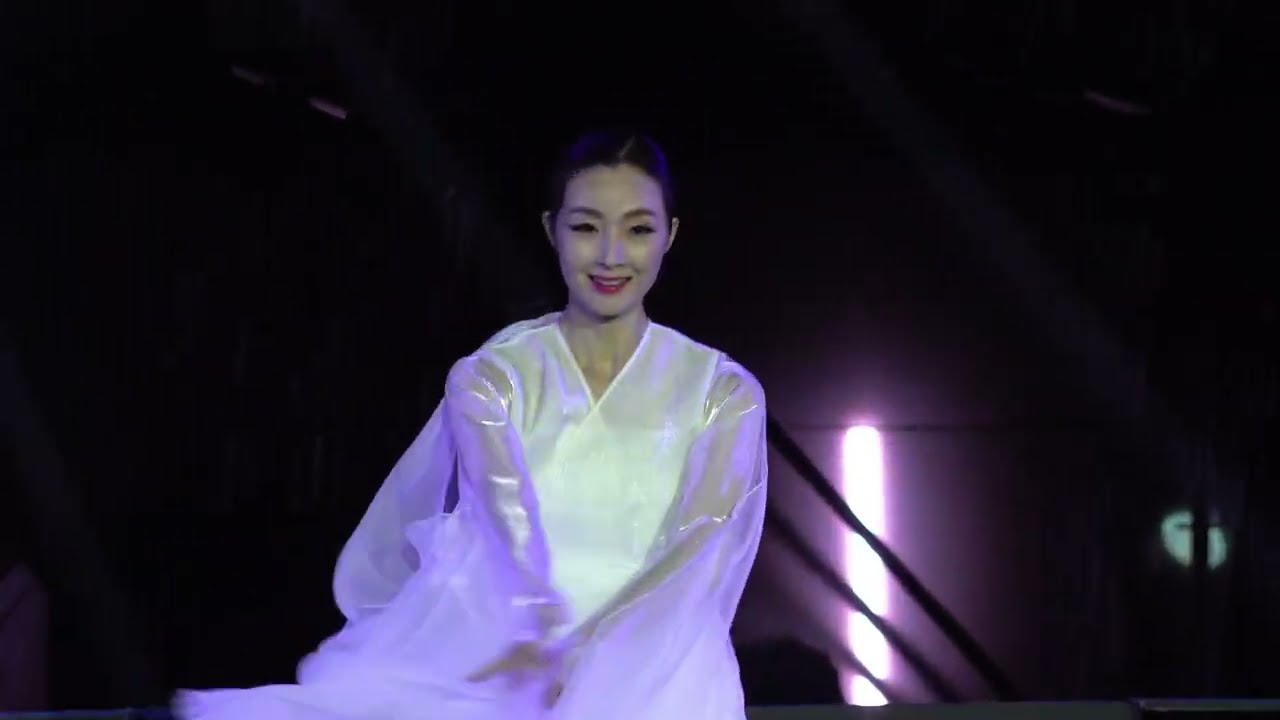 스페셜 멀티미디어쇼, 천년의 신비 내일을 날다, 멀티미디어쇼 특별공연, 경주 보문호 수상무대 20251027