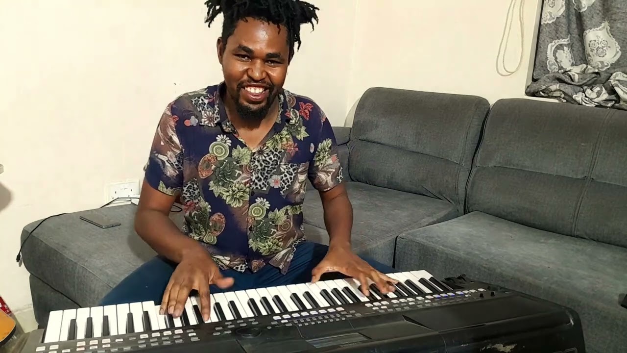 1454 NEW PIANO SEBEN-LEVI PRO ON THE KEYS