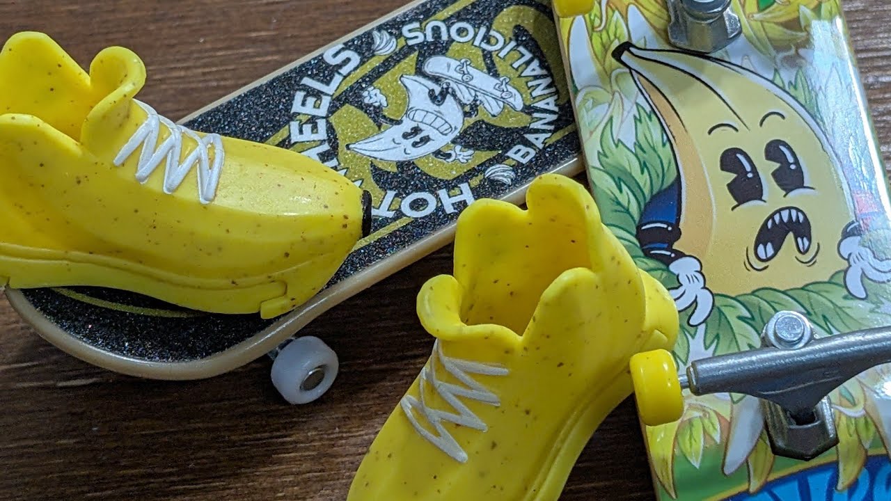 HOTWHEELS Banana Licious Skateboard Banana Shoes