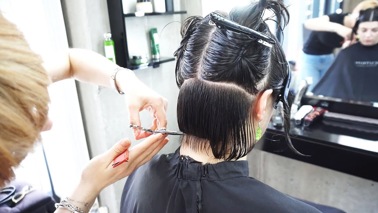 SUPER HAIRCUT - SHORT LAYERED BOB WITH SIDE BANGS