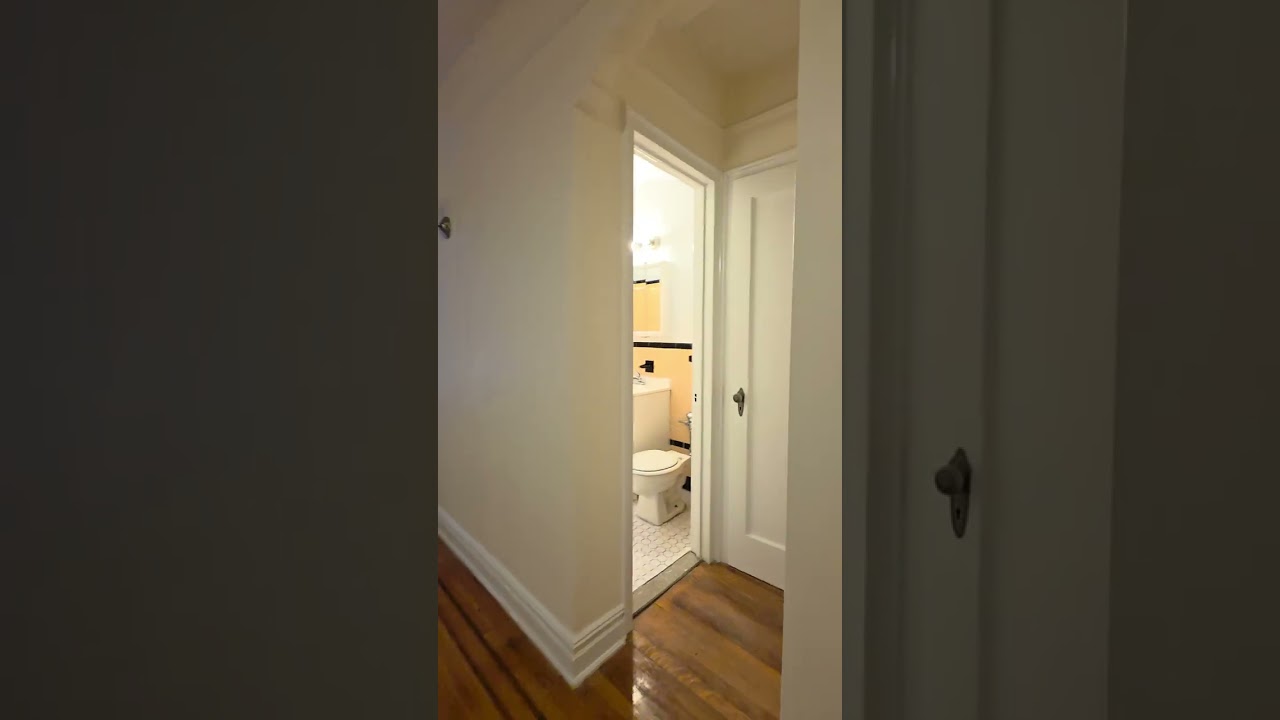 Astoria * Gorgeous Spacious Studio *