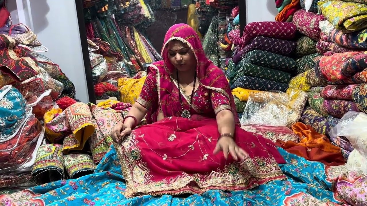 हैवी लहंगा ओढ़नी लेने के लिए मैसेज करें 👉🏻9784958424