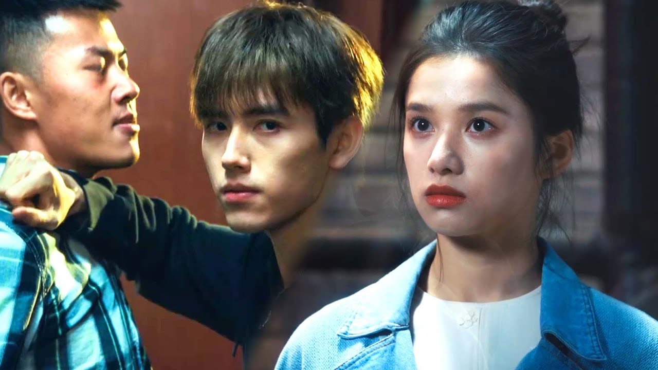 【MOVIE】小混混酒吧騷擾灰姑娘，下一秒校霸英雄救美，灰姑娘當場淪陷！😳#drama #甜宠 #点燃我温暖你