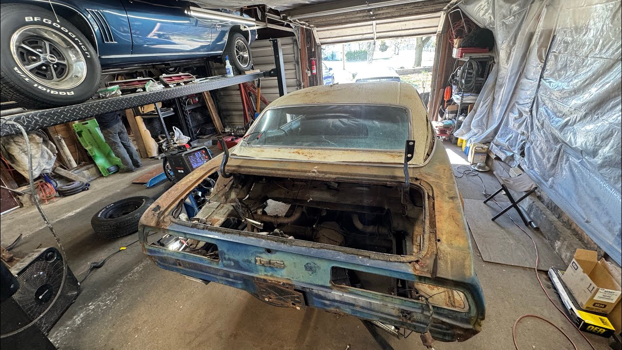 Давайте приступим к работе над лонжеронами рамы этого маленького Camaro, который мы называем Rally.